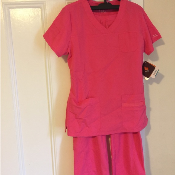 Nrg strawberry medium top and large petite bottom - Picture 2 of 6